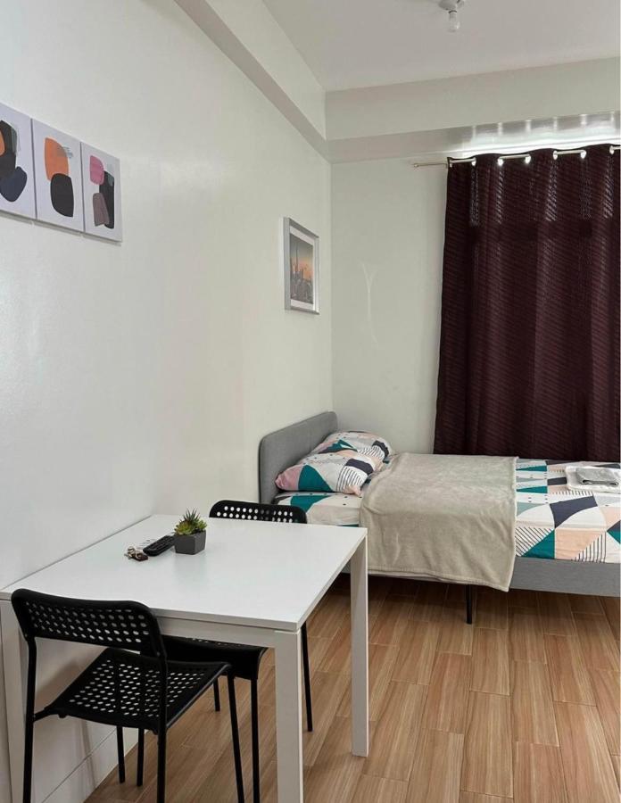 Neat Unit In Holland Park Southwoods Aparthotel Binan Luaran gambar